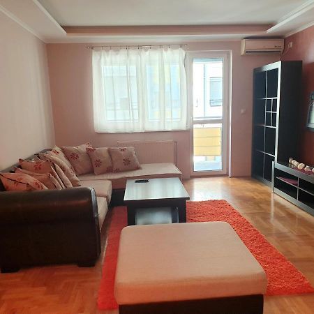 Apartman Mirage สเรมสกา มิโตรวิตซา ภายนอก รูปภาพ