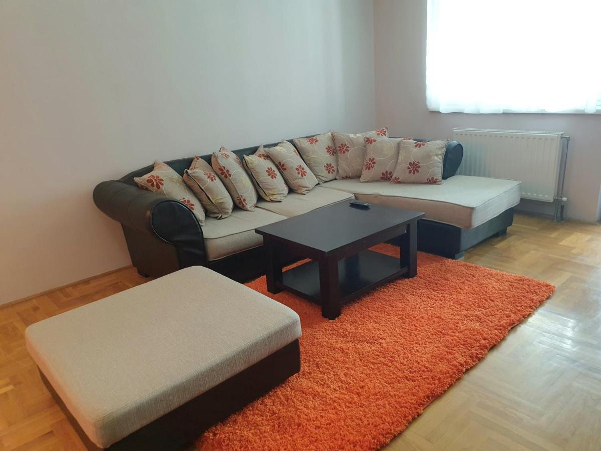 Apartman Mirage สเรมสกา มิโตรวิตซา ภายนอก รูปภาพ
