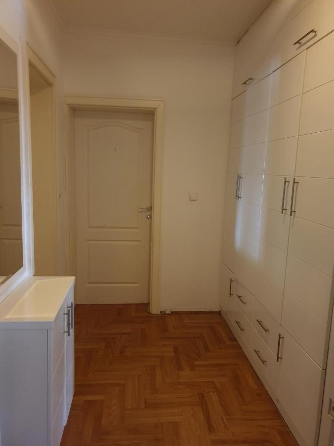 Apartman Mirage สเรมสกา มิโตรวิตซา ภายนอก รูปภาพ