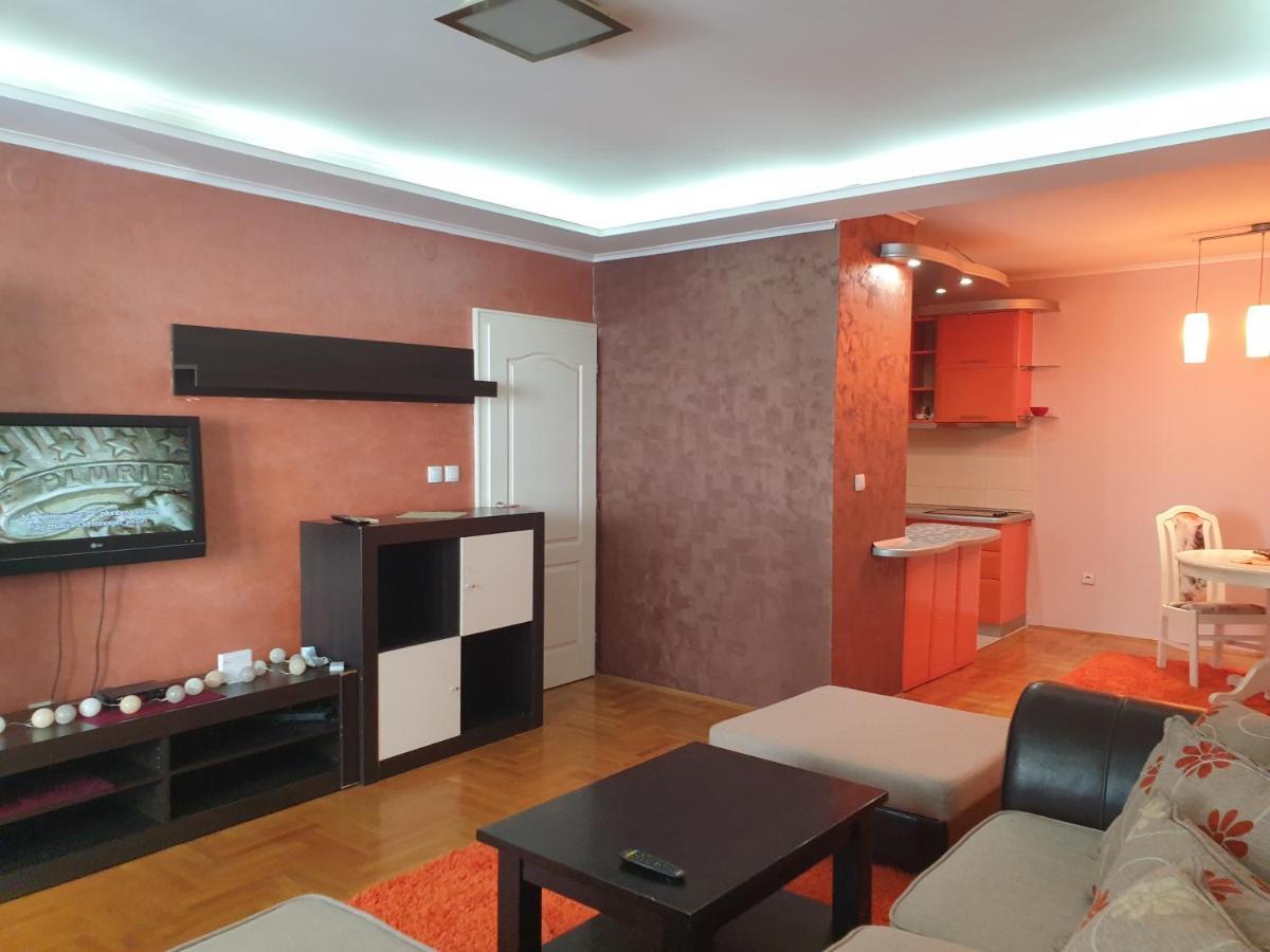 Apartman Mirage สเรมสกา มิโตรวิตซา ภายนอก รูปภาพ
