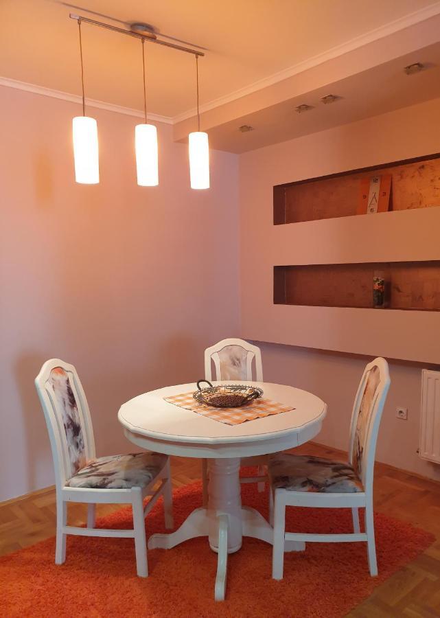 Apartman Mirage สเรมสกา มิโตรวิตซา ภายนอก รูปภาพ